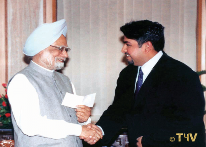 Mr Sunil Nihal Duggal with former Hon. Prime Minister Manmohan Singh